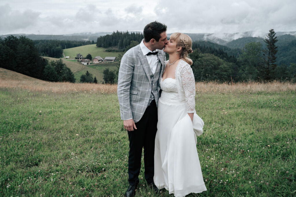 Natürliche Hochzeitsbilder im Schwarzwald