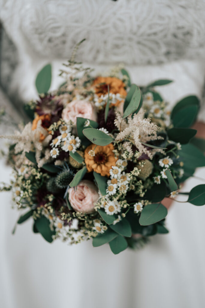 Natürliche Hochzeitsbilder im Schwarzwald